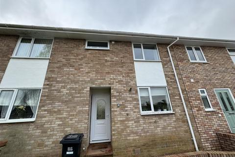 3 bedroom terraced house to rent, Carew Road, Tiverton EX16