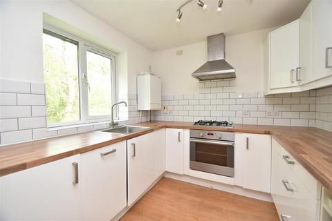 2 bedroom apartment to rent, Greenway Close, Friern Barnet N11