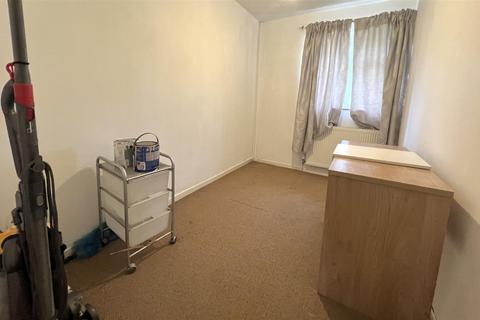3 bedroom mews to rent, Queen Elizabeth Road, Nuneaton