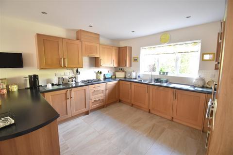 4 bedroom semi-detached house for sale, Teal Way, Portishead