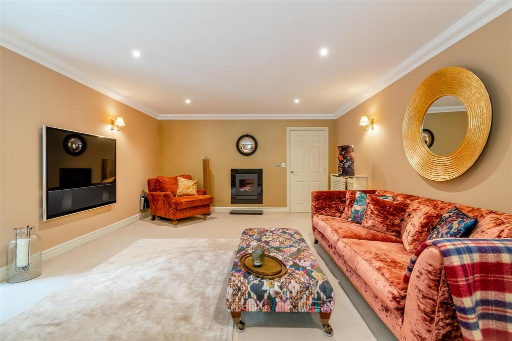8591273-interior31.jpg