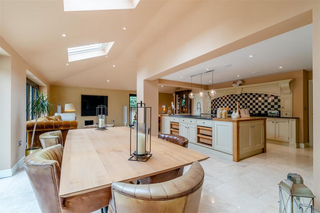 8591273-interior37.jpg