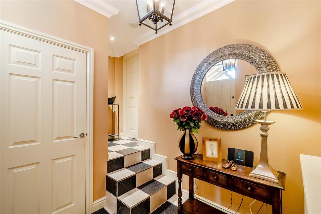 8591273-interior49.jpg