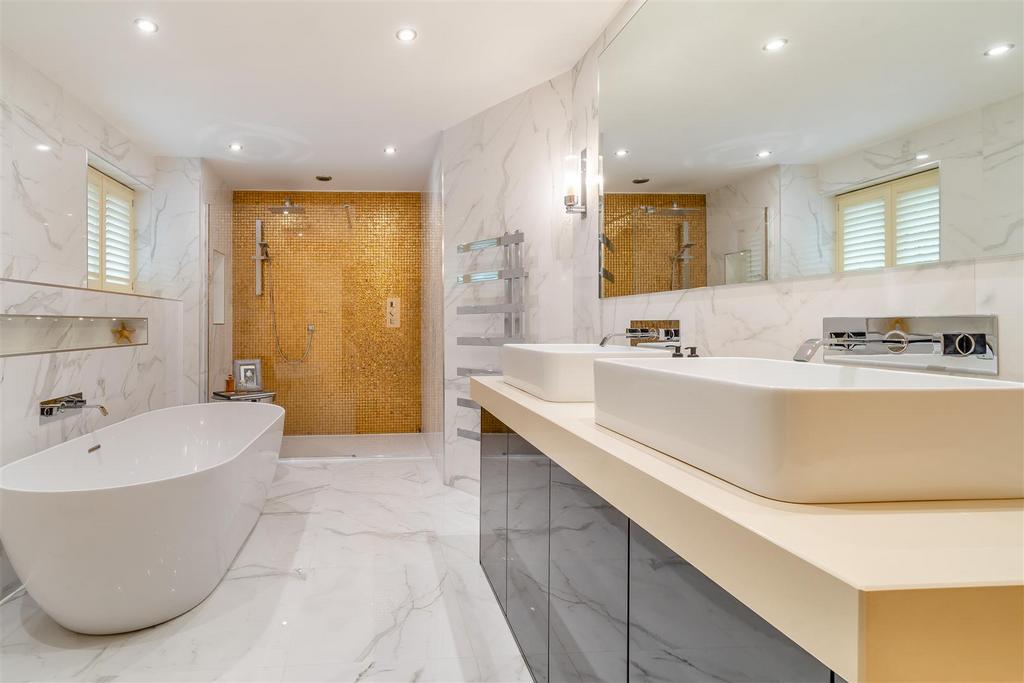 8591273-interior10.jpg