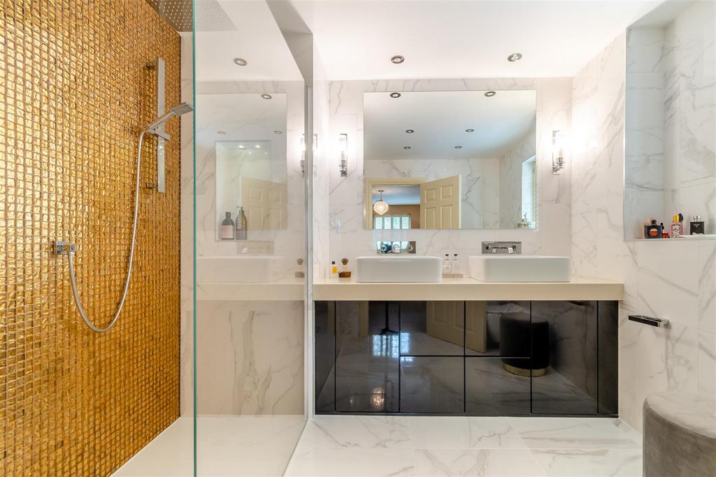 8591273-interior17.jpg