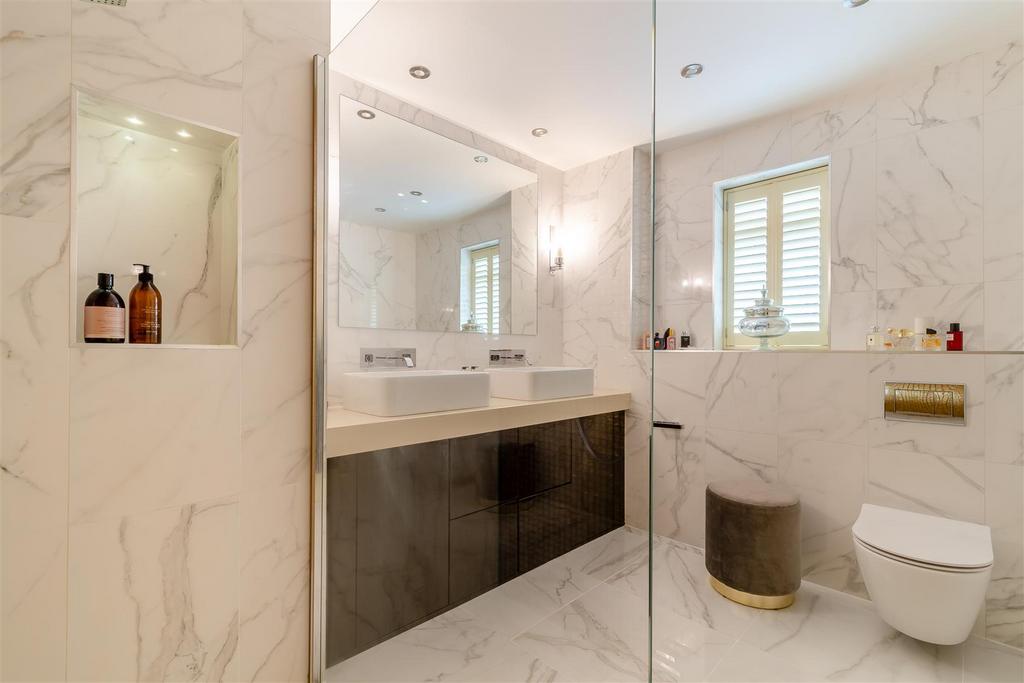 8591273-interior16.jpg