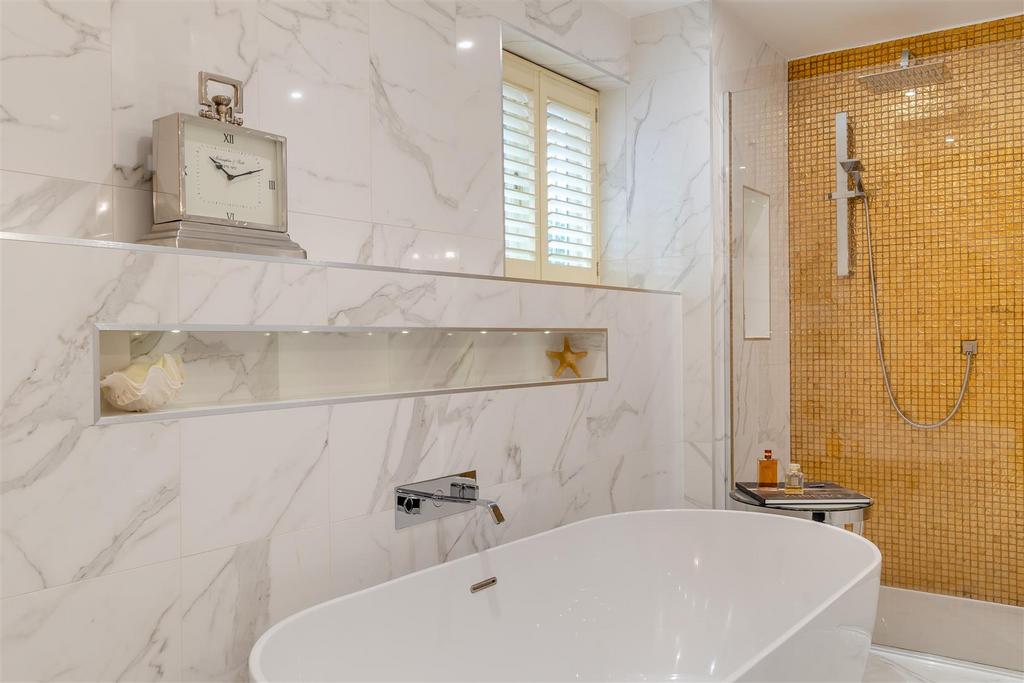 8591273-interior12.jpg
