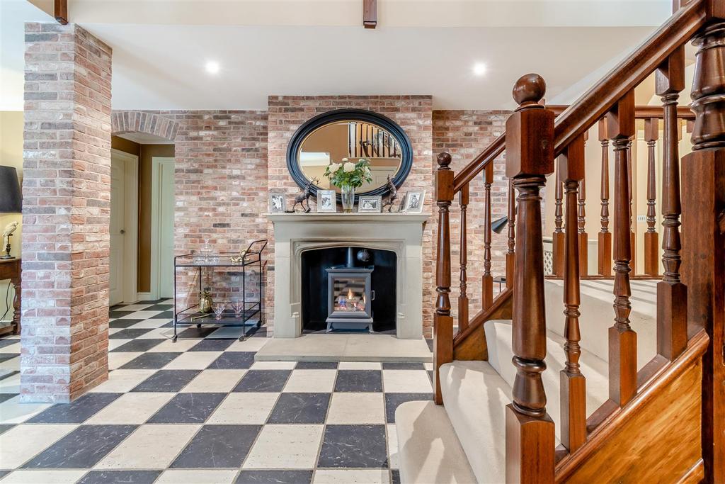 8591273-interior27.jpg
