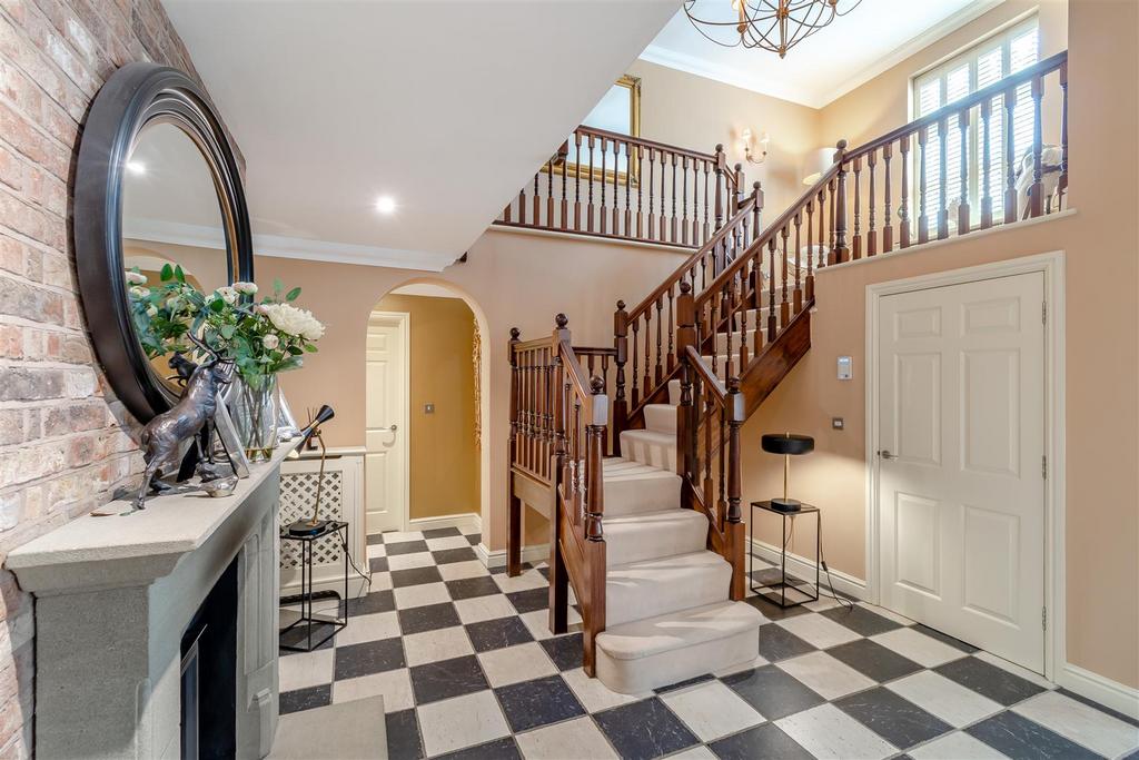 8591273-interior28.jpg