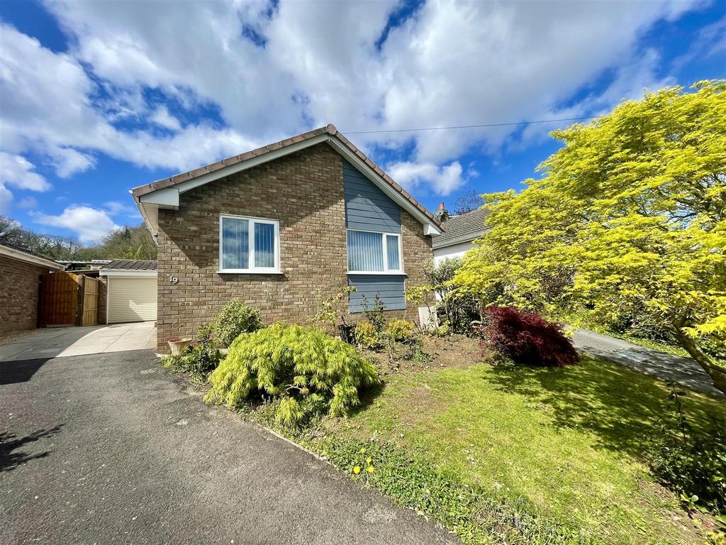 Spring Rise, Portishead 2 bed detached bungalow for sale £399,950