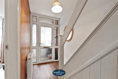 25 Crosbie Road, Coventry, CV5 8FX