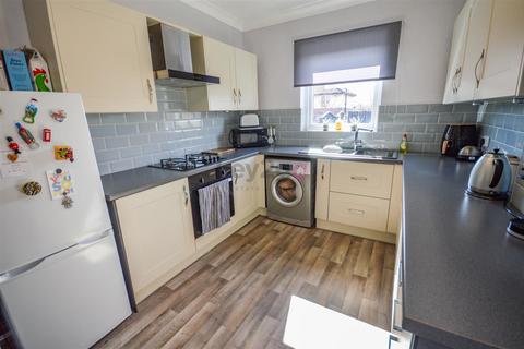 3 bedroom terraced house for sale, Lowgates, Staveley, S43