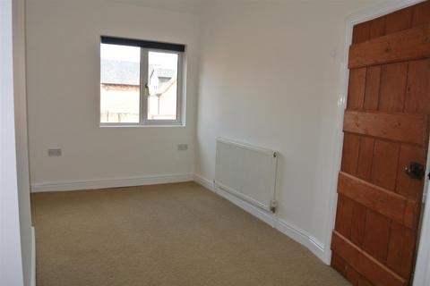 2 bedroom end of terrace house to rent, Leam Street, Leamington Spa