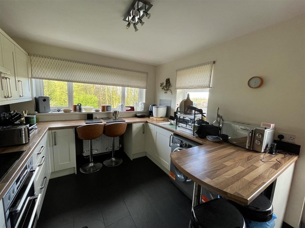 Kitchen/Breakfast Bar