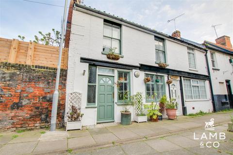 2 bedroom end of terrace house for sale, Currents Lane, Harwich CO12