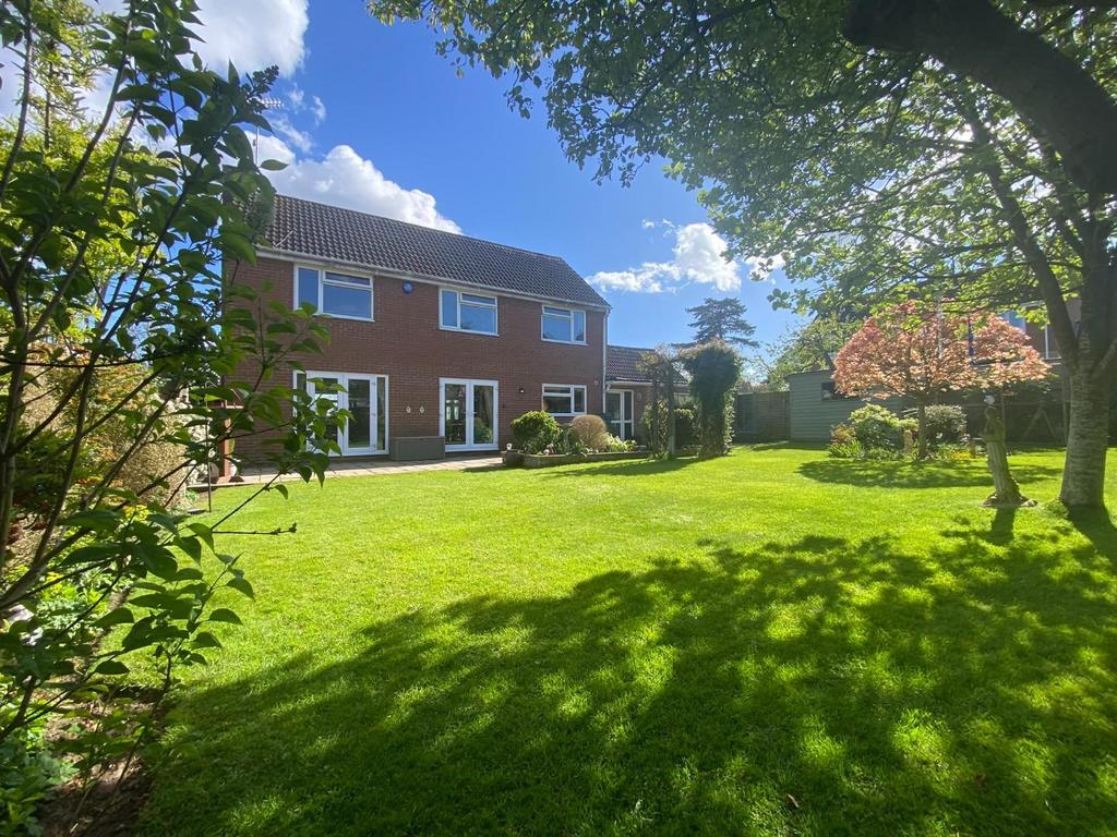 Oakridge, Gloucester GL2 4 bed detached house for sale £539,950