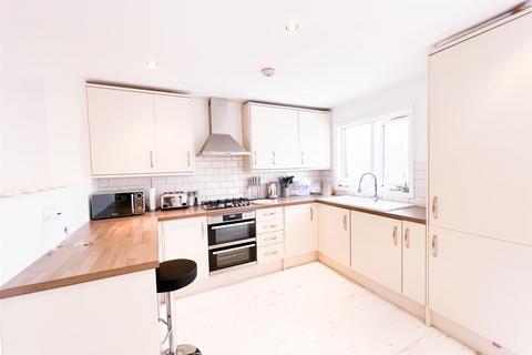 3 bedroom apartment to rent, 124 Upton Lane, Forest Gate
