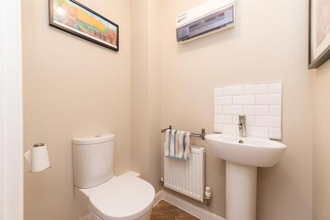 21 Riverside Walk, Otley, LS21 1FG