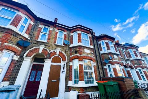 4 bedroom terraced house to rent - Holland Road, Stratford
