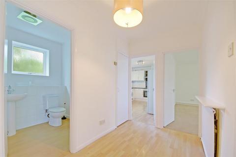 2 bedroom flat to rent, Watling Street, Radlett WD7