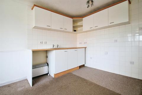 1 bedroom flat to rent, Walkford Close, Shrewsbury