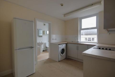 2 bedroom flat to rent, London Road, Gloucester, GL1