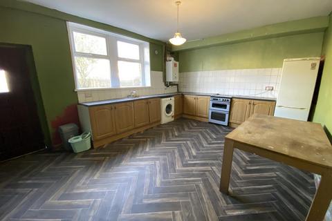 4 bedroom terraced house to rent, Aireville Road, Bradford