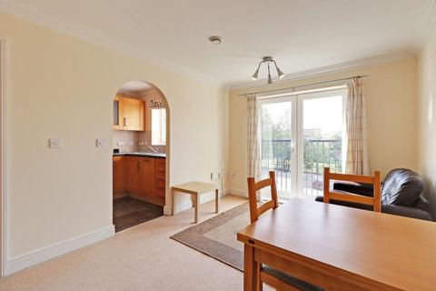 2 bedroom flat to rent, Regency Court, Cheltenham