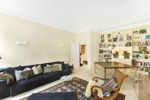 2 bedroom apartment for sale, Ennismore Gardens, Knightsbridge SW7.