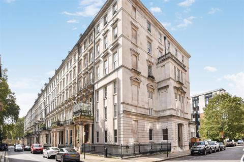 2 bedroom apartment for sale, Ennismore Gardens, Knightsbridge SW7.