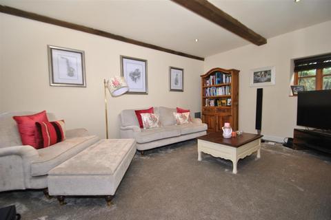 3 bedroom barn conversion for sale, Moss Lane, Warrington WA4