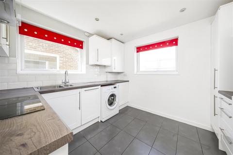 2 bedroom flat for sale, Woodbine Close, Twickenham