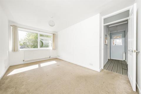 2 bedroom flat for sale, Woodbine Close, Twickenham