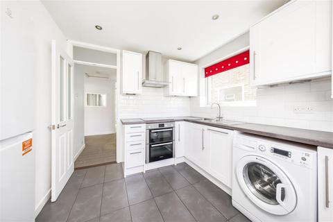 8 Woodbine Close, Twickenham, TW2 5LD