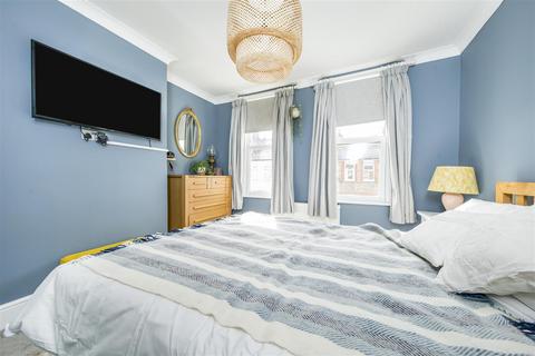 20 Norcutt Road, Twickenham, TW2 6SR