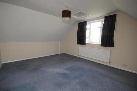 4 bedroom bungalow to rent, High Street, Brentwood