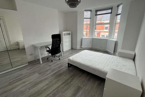 5 bedroom maisonette to rent, Tavistock Road, Jesmond