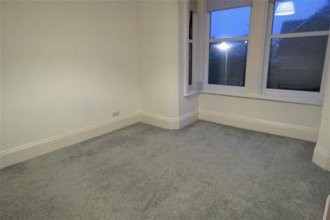 2 bedroom apartment to rent, Wennington Road, Southport