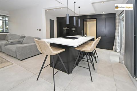 18 Blacklake Drive, Stoke-on-trent, ST3 7JL