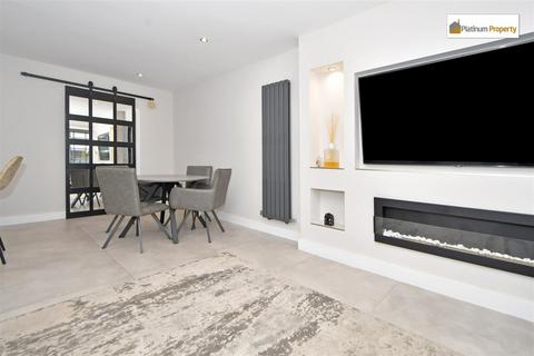 18 Blacklake Drive, Stoke-on-trent, ST3 7JL