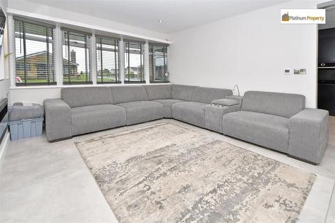 18 Blacklake Drive, Stoke-on-trent, ST3 7JL