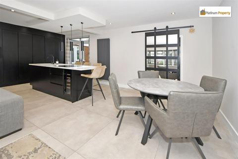 18 Blacklake Drive, Stoke-on-trent, ST3 7JL