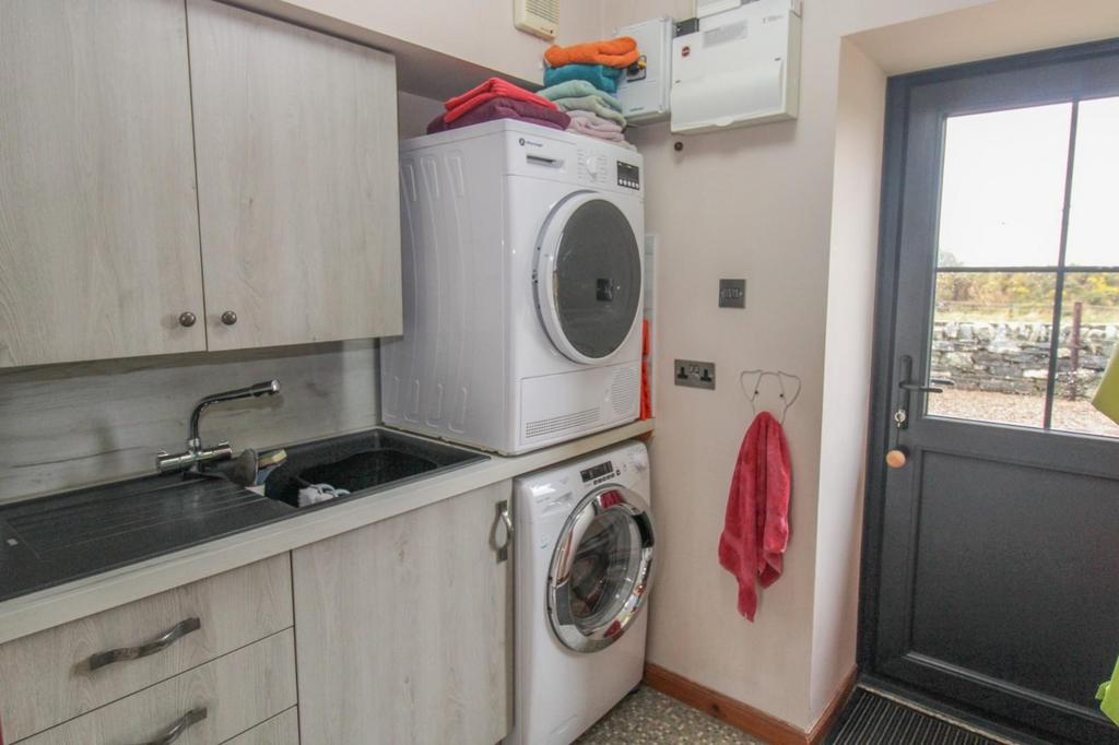 UTILITY ROOM-2.jpg
