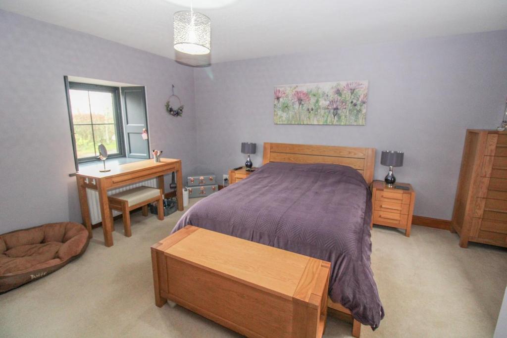 BEDROOM ONE (2)-2.jpg