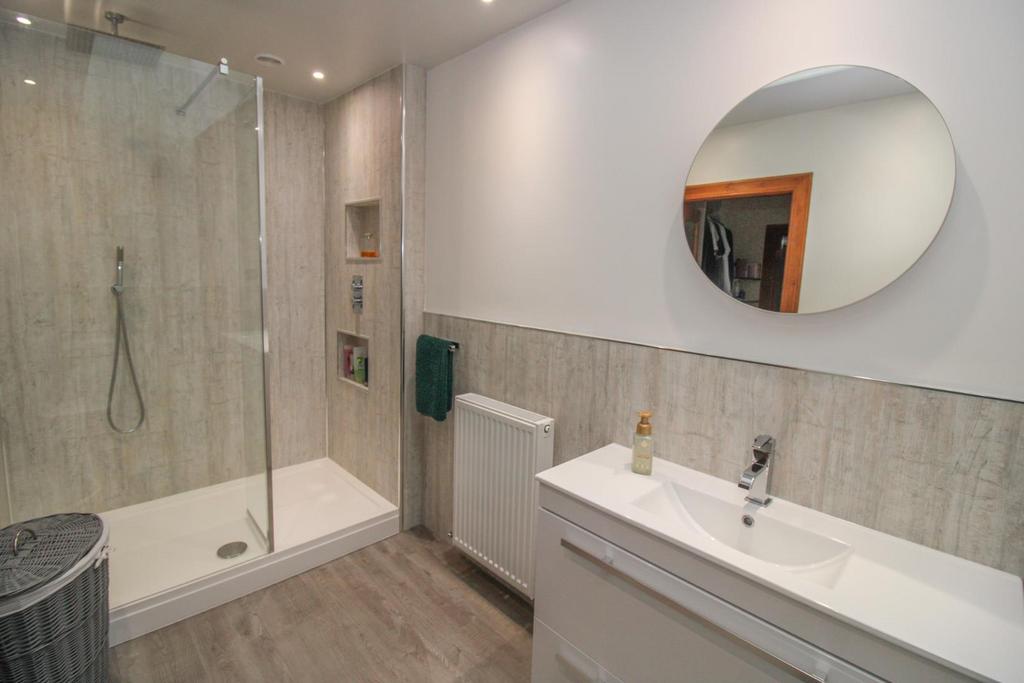 EN-SUITE (2)-2.png