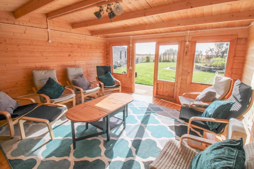 SUMMERHOUSE (2)-2.jpg