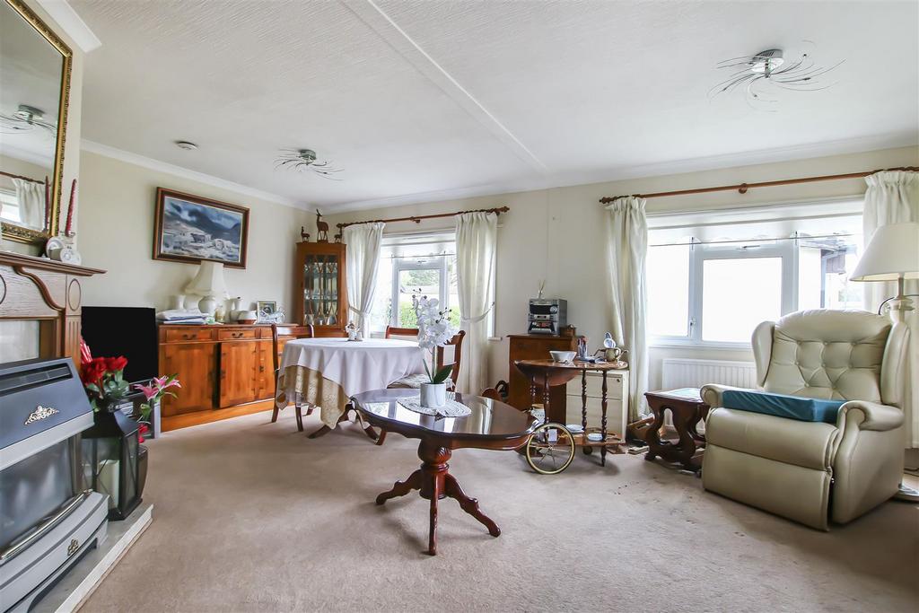 Willows Riverside Park, Windsor 2 bed park home for sale £249,950