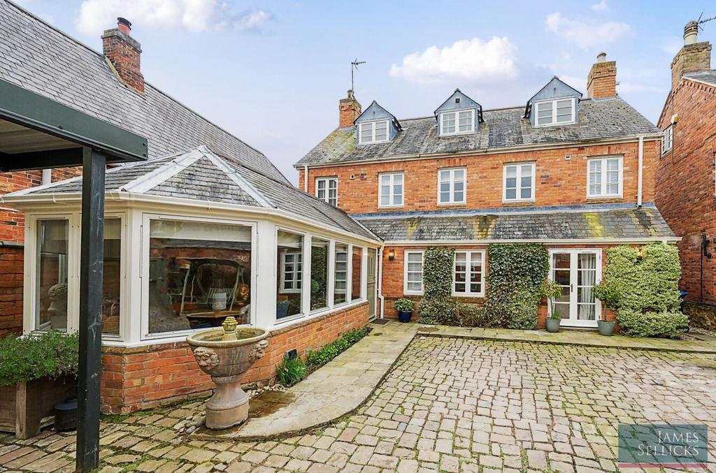 Fargate Lodge, Tur Langton... 4 bed detached house £1,000,000