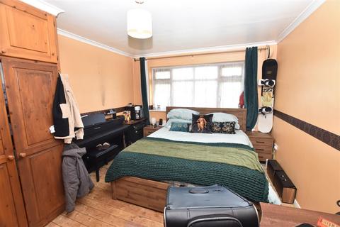 3 bedroom terraced house for sale, St. Agnes Drive, Canvey Island SS8