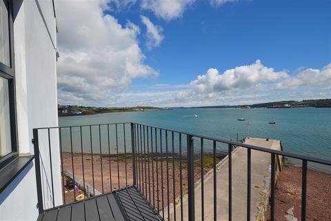 3 bedroom apartment for sale, Hakin Point, Hakin, Milford Haven